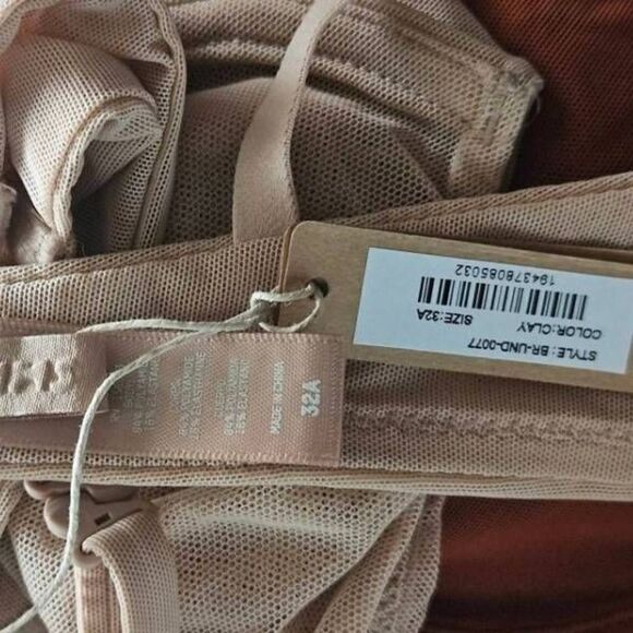 Skims underwire bra Nwt - Picture 8 of 9
